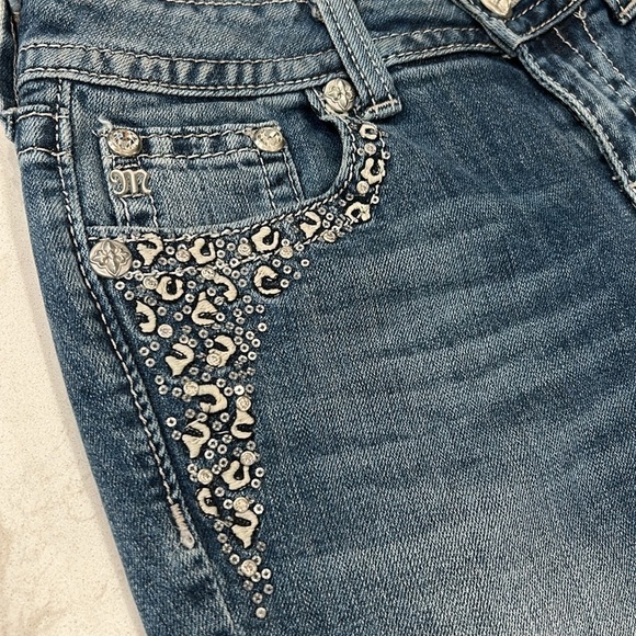 Miss Me Embellished Cuffed Capri Women’s Jeans Size 27 - Picture 4 of 16